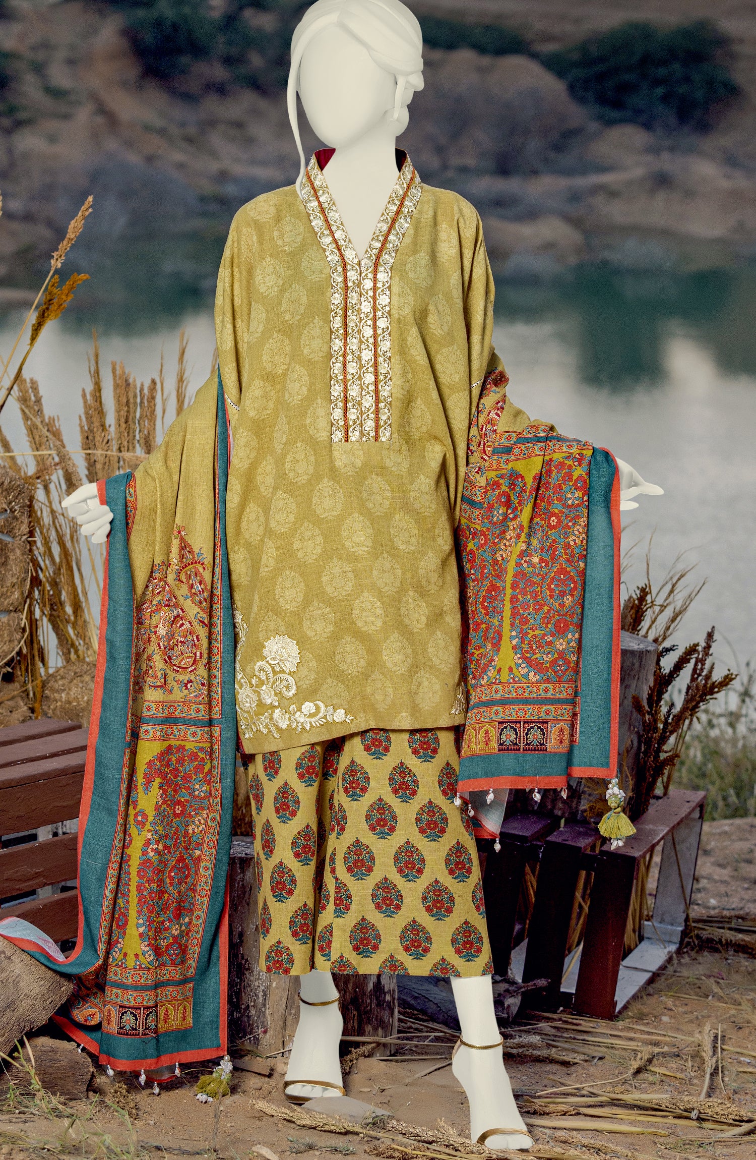 EMBROIDERED PRINTED KHADDAR 3PC SUIT