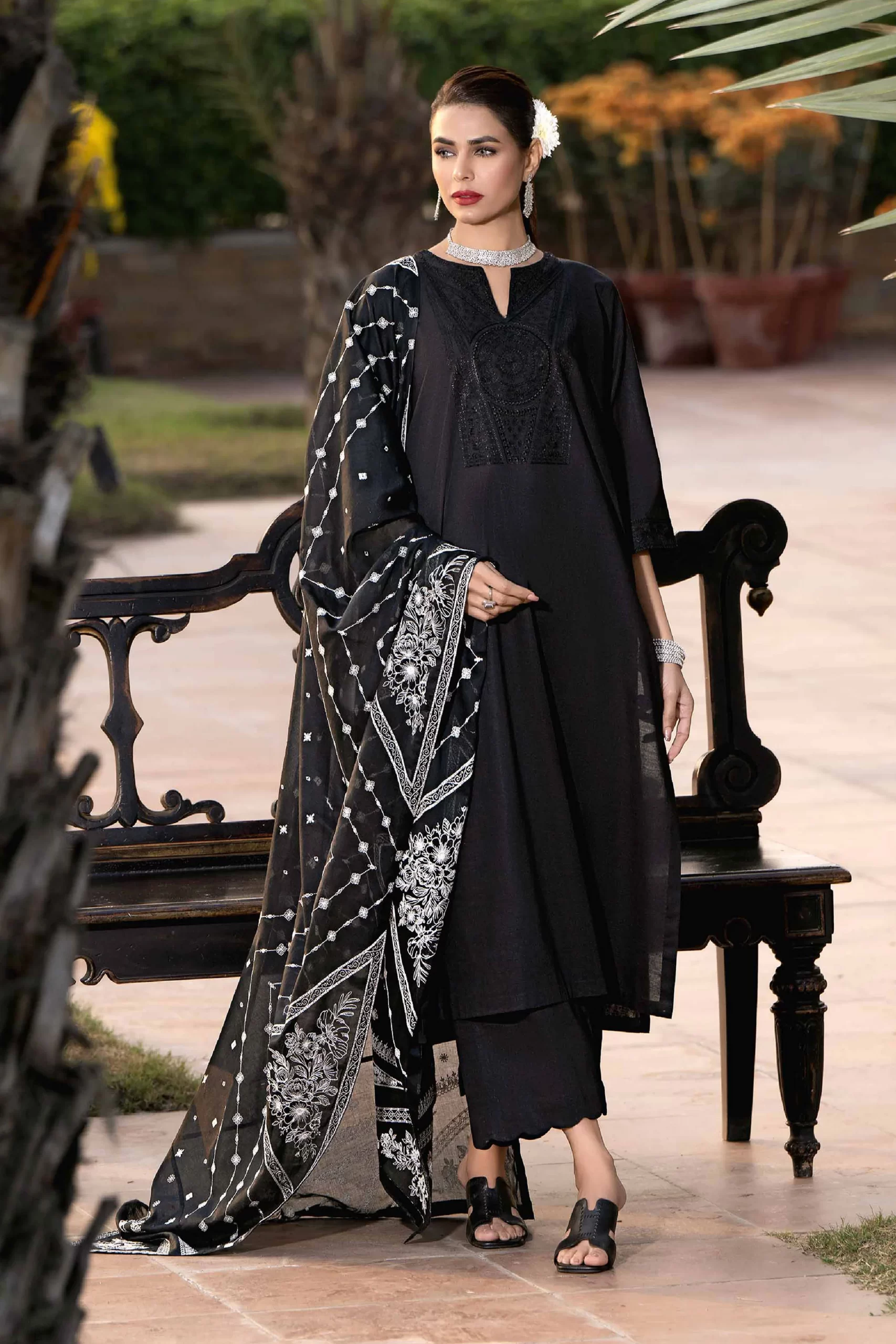 Black Embroidered Shirt with Dupatta & Culottes Nishat Linen 2024